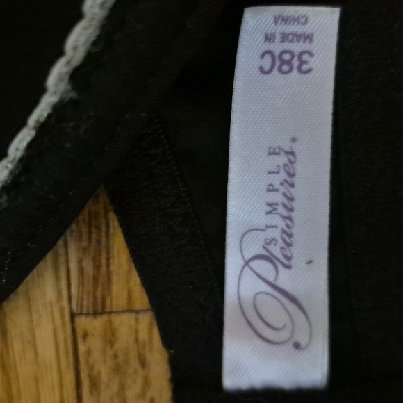 Black Bra 38C No Wires Molded Cup Simple Pleasures Gold Trim Wireless Thin Strap - Picture 2 of 6